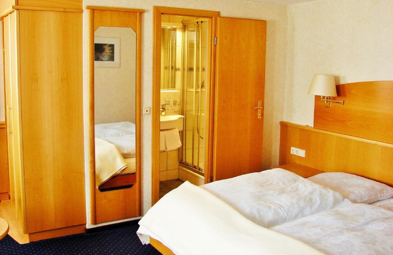 Hotel Gasthof Kreuz Bad Buchau Exterior foto